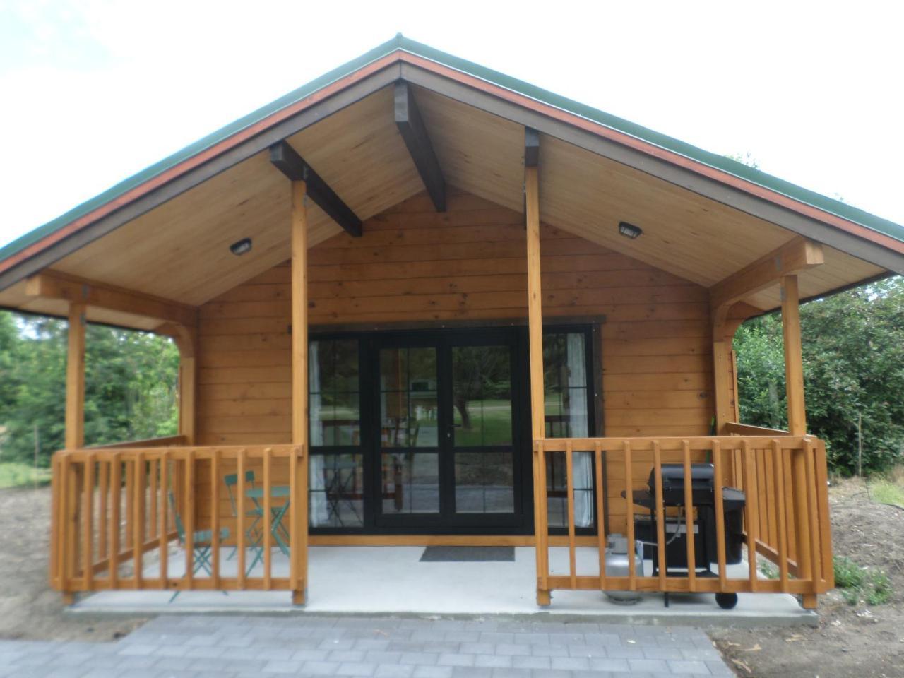 Central Chalets Ltd 알렉산드라 외부 사진